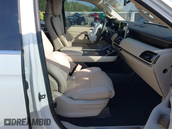 2020 Lincoln Navigator Reserve with VIN 5LMJJ2LT5LEL09160, listed as a IAAI auction lot 42114190 with 35,544 mi miles and . Bid and sale history available at DreamBid. Image 5.