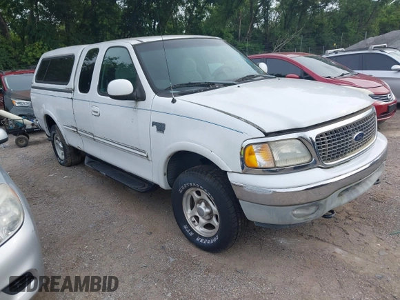 1998 Ford F-150 XL z VIN 1FTRX18L6WNA13872, wystawiony jako IAAI lot #42796411 z przebiegiem 108 649 mil mil oraz . Historia ofert i sprzedaży dostępna na DreamBid. Obrazek 1.