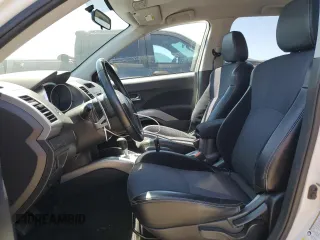 2012 Mitsubishi Outlander SE z VIN JA4AS3AW9CU031502, wystawiony jako Copart lot #57975515 z przebiegiem 115 602 mil mil oraz Tytuł czysty. Historia ofert i sprzedaży dostępna na DreamBid. Obrazek 7.