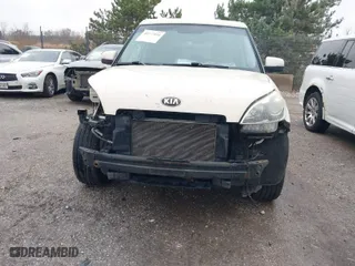 2013 Kia Soul + with VIN KNDJT2A69D7575284, listed as a IAAI auction lot 40777034 with 136,912 mi miles. Bid and sale history available at carsss.com. Image 6.