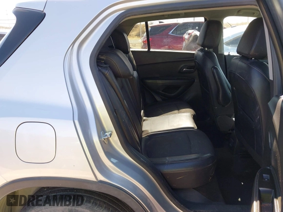 2022 Chevrolet Trax LT with VIN KL7CJPSM0NB561407, listed as a IAAI auction lot 41542090 with 22,992 mi miles. Bid and sale history available at carsss.com. Image 8.