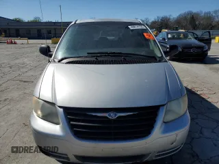 2005 Chrysler Town & Country with VIN 1C4GP45R15B331240, listed as a Copart auction lot 49814155 with 326,505 mi miles and Clean Title. Bid and sale history available at carsss.com. Image 5.