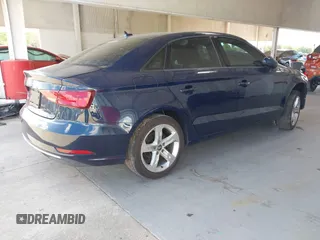 2017 Audi A3 Premium z VIN WAUAUGFF1H1058697, wystawiony jako IAAI lot #42159744 z przebiegiem 55 852 mil mil oraz . Historia ofert i sprzedaży dostępna na DreamBid. Obrazek 4.
