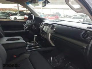 2016 Toyota Tundra 4WD Truck SR5 with VIN 5TFDW5F11GX566571, listed as a IAAI auction lot 41789354 with 122,493 mi miles. Bid and sale history available at carsss.com. Image 5.