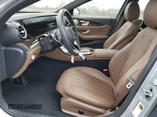 2022 Mercedes-Benz E 450 z VIN W1KZF5KB0NB032899, wystawiony jako Copart lot #82189393 z przebiegiem 16 372 mil mil oraz . Historia ofert i sprzedaży dostępna na DreamBid. Obrazek 7.