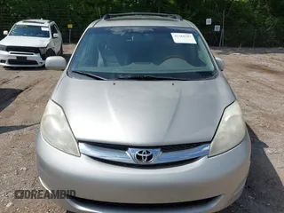 2008 Toyota Sienna XLE z VIN 5TDZK22C78S206493, wystawiony jako IAAI lot #42364282 z przebiegiem 216 662 mil mil oraz . Historia ofert i sprzedaży dostępna na DreamBid. Obrazek 6.