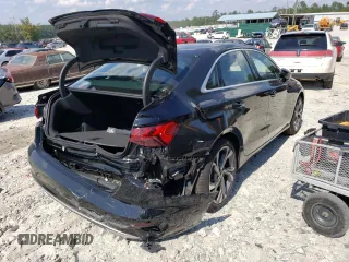 2022 Audi A3 Premium z VIN WAUAUDGY7NA098843, wystawiony jako Copart lot #66575893 z przebiegiem 5 701 mil mil oraz . Historia ofert i sprzedaży dostępna na DreamBid. Obrazek 3.