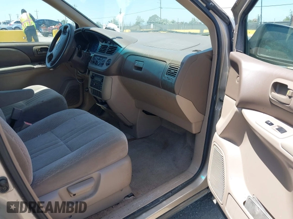 2003 Toyota Sienna CE z VIN 4T3ZF19C73U511701, wystawiony jako IAAI lot #42287756 z przebiegiem 245 851 mil mil oraz . Historia ofert i sprzedaży dostępna na DreamBid. Obrazek 5.
