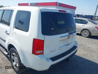 2011 Honda Pilot LX with VIN 5FNYF4H21BB094179, listed as a IAAI auction lot 42012733 with 183,546 mi miles. Bid and sale history available at carsss.com. Image 16.