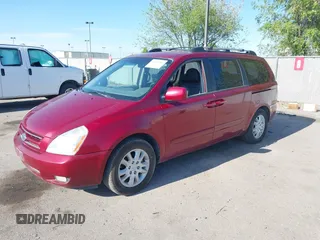 2008 Kia Sedona LX with VIN KNDMB233186231401, listed as a IAAI auction lot 42139919 with 209,006 mi miles. Bid and sale history available at carsss.com. Image 2.