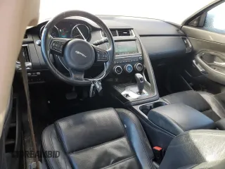 2018 Jaguar E-Pace S z VIN SADFJ2FX5J1Z31696, wystawiony jako Copart lot #42022305 z przebiegiem 169 823 mil mil oraz Szkody całkowita. Historia ofert i sprzedaży dostępna na DreamBid. Obrazek 8.