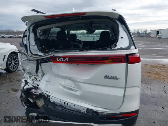 2024 Kia Carnival SX Prestige with VIN KNDNE5H33R6340918, listed as a IAAI auction lot 41469325 with 15,695 mi miles and . Bid and sale history available at DreamBid. Image 6.