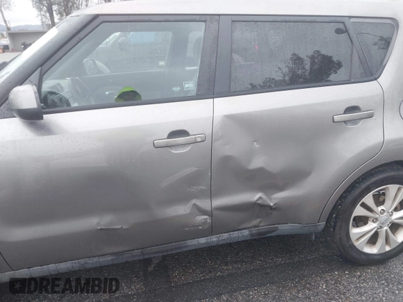 2015 Kia Soul + with VIN KNDJP3A51F7189253, listed as a IAAI auction lot 41773480 with 1 mi miles. Bid and sale history available at carsss.com. Image 6.