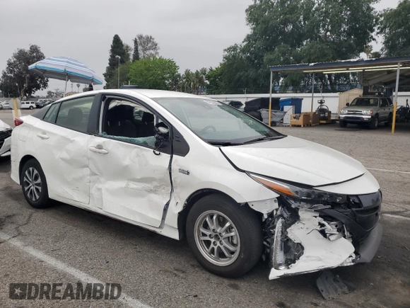 2021 Toyota Prius LE z VIN JTDKAMFP9M3196770, wystawiony jako Copart lot #54309555 z przebiegiem 21 948 mil mil oraz Szkoda całkowita • Salvage title. Historia ofert i sprzedaży dostępna na DreamBid. Obrazek 4.