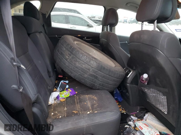 2016 Kia Sorento L with VIN 5XYPG4A33GG037011, listed as a Copart auction lot 87945535 with 172,061 mi miles and Salvage Title. Bid and sale history available at DreamBid. Image 11.