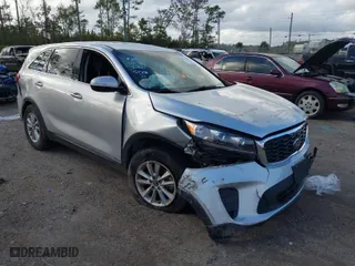 2019 Kia Sorento LX with VIN 5XYPGDA33KG515128, listed as a IAAI auction lot 40772855 with NaN miles. Bid and sale history available at carsss.com. Image 1.