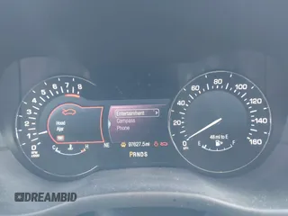 2015 Lincoln MKC z VIN 5LMCJ2A96FUJ47386, wystawiony jako IAAI lot #41525018 z przebiegiem 97 670 mil mil oraz . Historia ofert i sprzedaży dostępna na DreamBid. Obrazek 7.