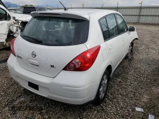 2009 Nissan Versa S z VIN 3N1BC13E89L383363, wystawiony jako Copart lot #72003164 z przebiegiem 104 953 mil mil oraz Szkoda całkowita • Salvage title. Historia ofert i sprzedaży dostępna na DreamBid. Obrazek 3.