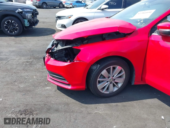 2015 Volkswagen Jetta SE with VIN 3VWD17AJ7FM303892, listed as a IAAI auction lot 42386050 with 50,998 mi miles and . Bid and sale history available at DreamBid. Image 14.