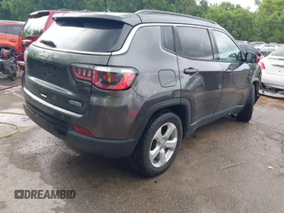 2018 Jeep Compass Latitude with VIN 3C4NJCBB3JT268094, listed as a IAAI auction lot 42487642 with 111,652 mi miles and . Bid and sale history available at DreamBid. Image 4.