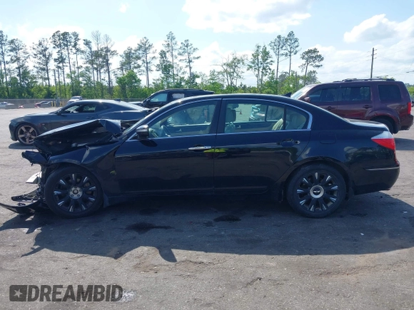 2010 Hyundai Genesis with VIN KMHGC4DE8AU076185, listed as a IAAI auction lot 41996812 with 147,645 mi miles. Bid and sale history available at carsss.com. Image 14.