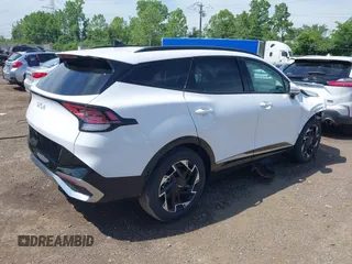 2025 Kia Sportage SX-Prestige z VIN 5XYK53DF8SG295372, wystawiony jako IAAI lot #42279567 z przebiegiem 1 367 mil mil oraz . Historia ofert i sprzedaży dostępna na DreamBid. Obrazek 4.