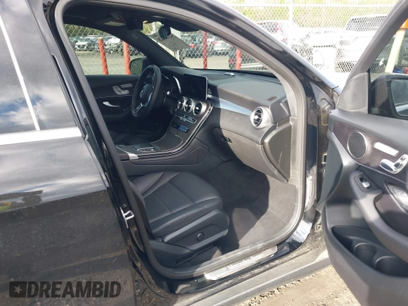 2022 Mercedes-Benz GLC 300 z VIN W1N0G8EB7NV337921, wystawiony jako IAAI lot #42037420 z przebiegiem 56 315 mil mil oraz . Historia ofert i sprzedaży dostępna na DreamBid. Obrazek 5.