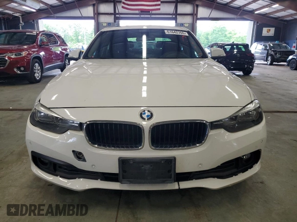 2017 BMW 3 Series 320i xDrive z VIN WBA8E5G50HNU41500, wystawiony jako Copart lot #61642765 z przebiegiem 156 574 mil mil oraz Czysty tytuł • Clean title. Historia ofert i sprzedaży dostępna na DreamBid. Obrazek 5.