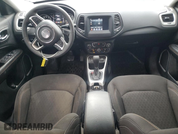 2020 Jeep Compass Sport z VIN 3C4NJCAB9LT246900, wystawiony jako Copart lot #60553325 z przebiegiem 89 386 mil mil oraz Szkoda całkowita • Salvage title. Historia ofert i sprzedaży dostępna na DreamBid. Obrazek 8.