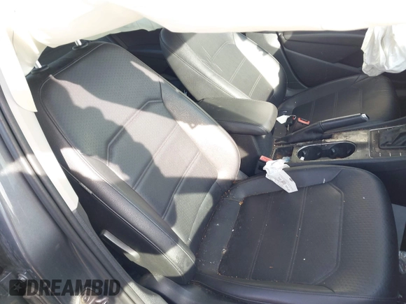 2016 Volkswagen Passat SE z VIN 1VWBT7A32GC016577, wystawiony jako IAAI lot #42334269 z przebiegiem 128 006 mil mil oraz . Historia ofert i sprzedaży dostępna na DreamBid. Obrazek 5.