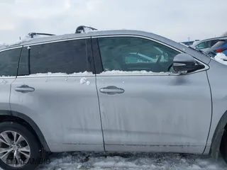 2015 Toyota Highlander LE with VIN 5TDBKRFH7FS153176, listed as a IAAI auction lot 41356261 with 119,502 mi miles. Bid and sale history available at carsss.com. Image 13.