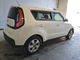 2019 Kia Soul z VIN KNDJN2A26K7677002, wystawiony jako Copart lot #83741784 z przebiegiem 134 662 mil mil oraz Czysty tytuł • Clean title. Historia ofert i sprzedaży dostępna na DreamBid. Obrazek 3.