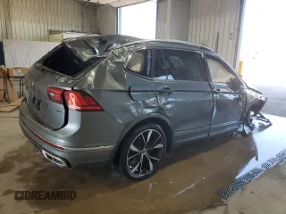 2024 Volkswagen Tiguan SEL R-Line z VIN 3VV4B7AX0RM012032, wystawiony jako Copart lot #54157225 z przebiegiem Nie podano mil oraz Szkoda całkowita • Salvage title. Historia ofert i sprzedaży dostępna na DreamBid. Obrazek 3.