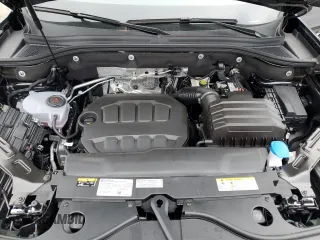 2024 Volkswagen Atlas SEL R-Line with VIN 1V2AE2CA3RC263552, listed as a Copart auction lot 43369105 with 1,036 mi miles and Salvage title. Bid and sale history available at DreamBid. Image 12.