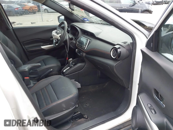 2020 Nissan Kicks SR with VIN 3N1CP5DV1LL556436, listed as a IAAI auction lot 41576013 with 97,953 mi miles. Bid and sale history available at carsss.com. Image 5.