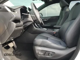 2023 Toyota RAV4 Hybrid XSE z VIN JTME6RFV5PJ035603, wystawiony jako Copart lot #58802745 z przebiegiem 22 750 mil mil oraz Szkoda całkowita • Salvage title. Historia ofert i sprzedaży dostępna na DreamBid. Obrazek 7.