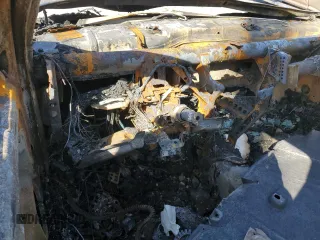 2003 Volkswagen Jetta GL с VIN 3VWRK69M03M060871, выставлен на аукционе Copart как лот 51785085 с пробегом Не указан миль и На запчасти • Non repairable. История ставок и продаж доступна на DreamBid. Изображение 9.