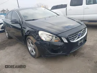2012 Volvo S60 T5 z VIN YV1622FS5C2116175, wystawiony jako IAAI lot #41518119 z przebiegiem 147 551 mil mil oraz . Historia ofert i sprzedaży dostępna na DreamBid. Obrazek 1.