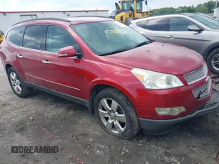 2012 Chevrolet Traverse LTZ z VIN 1GNKRLED7CJ246819, wystawiony jako IAAI lot #42279815 z przebiegiem 90 875 mil mil oraz . Historia ofert i sprzedaży dostępna na DreamBid. Obrazek 1.