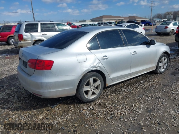2013 Volkswagen Jetta TDI w/Premium с VIN 3VWLL7AJ0DM284816, выставлен на аукционе IAAI как лот 41869001 с пробегом 154 698 миль миль и . История ставок и продаж доступна на DreamBid. Изображение 4.