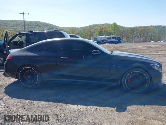 2019 Mercedes-Benz C 63 S AMG with VIN WDDWJ8HBXKF845181, listed as a IAAI auction lot 42147743 with 39,430 mi miles and . Bid and sale history available at DreamBid. Image 13.