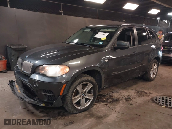 2011 BMW X5 35d z VIN 5UXZW0C5XBL658941, wystawiony jako IAAI lot #42460443 z przebiegiem 137 268 mil mil oraz . Historia ofert i sprzedaży dostępna na DreamBid. Obrazek 19.
