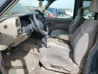 1998 Chevrolet Silverado 1500 with VIN 2GCEK19R4W1143733, listed as a Copart auction lot 54298895 with 210,091 mi miles and Salvage Title. Bid and sale history available at DreamBid. Image 7.