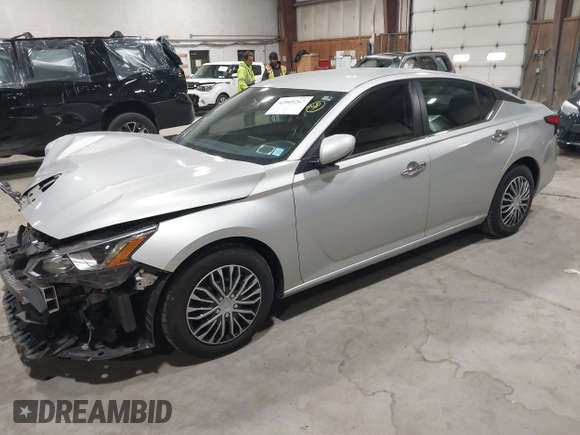 2020 Nissan Altima 2.5 S with VIN 1N4BL4BVXLC250435, listed as a IAAI auction lot 42005267 with 48,204 mi miles. Bid and sale history available at carsss.com. Image 2.