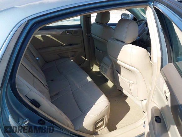 2005 Toyota Avalon XL z VIN 4T1BK36B55U032452, wystawiony jako IAAI lot #42054019 z przebiegiem 228 183 mil mil oraz . Historia ofert i sprzedaży dostępna na DreamBid. Obrazek 8.