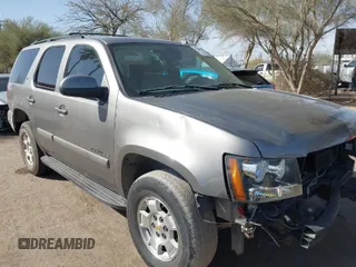 2007 Chevrolet Tahoe LTZ z VIN 1GNFK13067R136216, wystawiony jako IAAI lot #41681101 z przebiegiem 245 969 mil mil oraz . Historia ofert i sprzedaży dostępna na DreamBid. Obrazek 1.