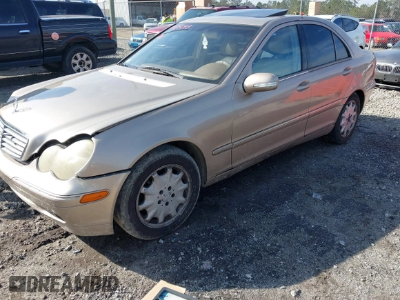 2003 Mercedes-Benz C 240 z VIN WDBRF61J03F336599, wystawiony jako IAAI lot #41435643 z przebiegiem Nie podano mil oraz . Historia ofert i sprzedaży dostępna na DreamBid. Obrazek 1.