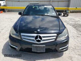 2012 Mercedes-Benz C 250 Sport с VIN WDDGF4HB6CR238614, выставлен на аукционе Copart как лот 61547715 с пробегом 107 849 миль миль и Списание • Salvage title. История ставок и продаж доступна на DreamBid. Изображение 5.