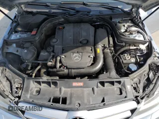 2013 Mercedes-Benz C 250 z VIN WDDGJ4HB5DF957872, wystawiony jako Copart lot #52999035 z przebiegiem 155 348 mil mil oraz Czysty tytuł • Clean title. Historia ofert i sprzedaży dostępna na DreamBid. Obrazek 12.