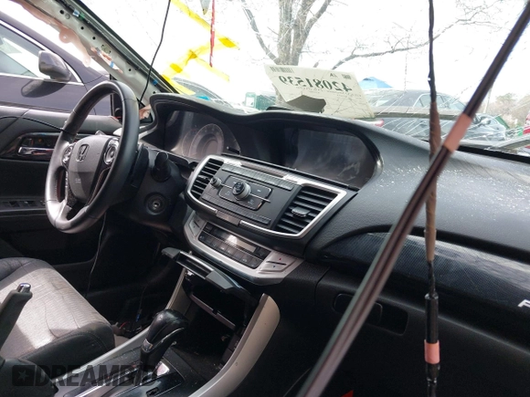 2016 Honda Accord Sport z VIN 1HGCR2F50GA213439, wystawiony jako IAAI lot #42081539 z przebiegiem 82 937 mil mil oraz . Historia ofert i sprzedaży dostępna na DreamBid. Obrazek 5.